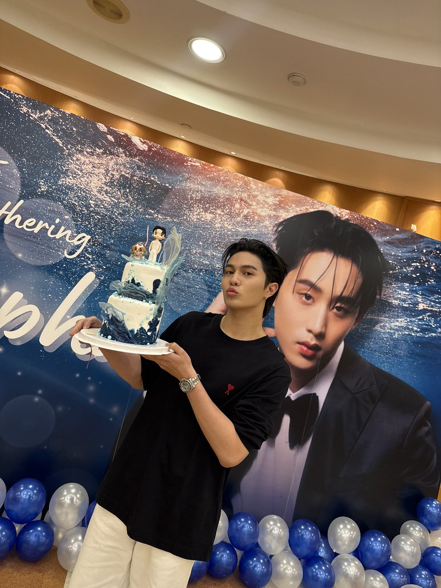 วันนี้มางานวันเกิดคนสวยด้วยยยยย👀🩵😘

EST BD 2025
#SpreadLoveWithEst