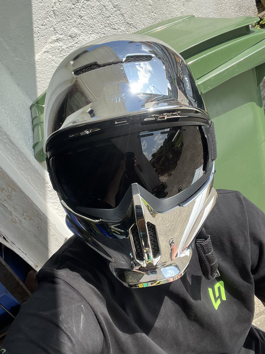 Be rude not to take the raptor out in this weather, channeling my Captain Phasma look today 🤣