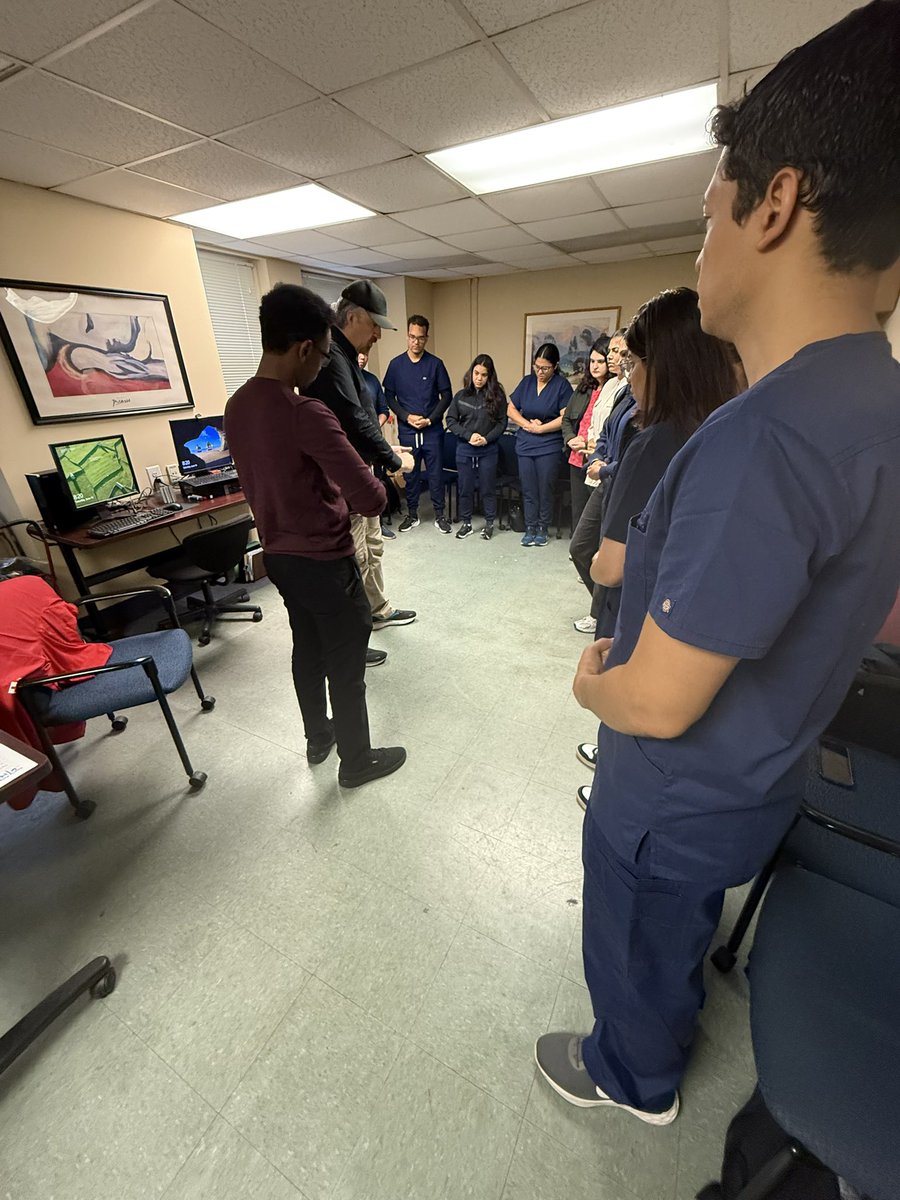 EspicheCarlos's tweet image. Last ACLS class as instructor @sbhimresidency! Grateful to have trained 130+ SBH members since starting as faculty: MDs, RNs ready to save lives! From learning to teaching—what a journey! #ACLS #CV