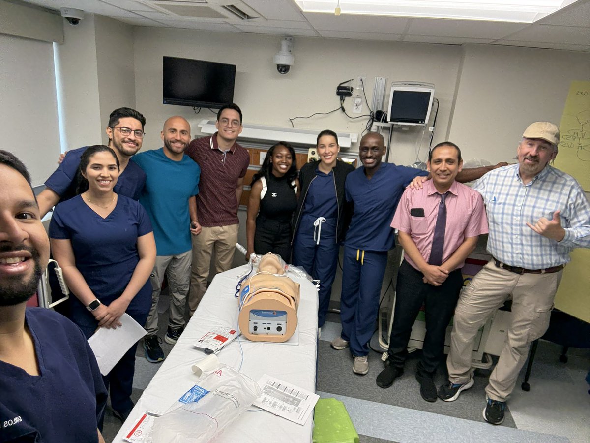 EspicheCarlos's tweet image. Last ACLS class as instructor @sbhimresidency! Grateful to have trained 130+ SBH members since starting as faculty: MDs, RNs ready to save lives! From learning to teaching—what a journey! #ACLS #CV