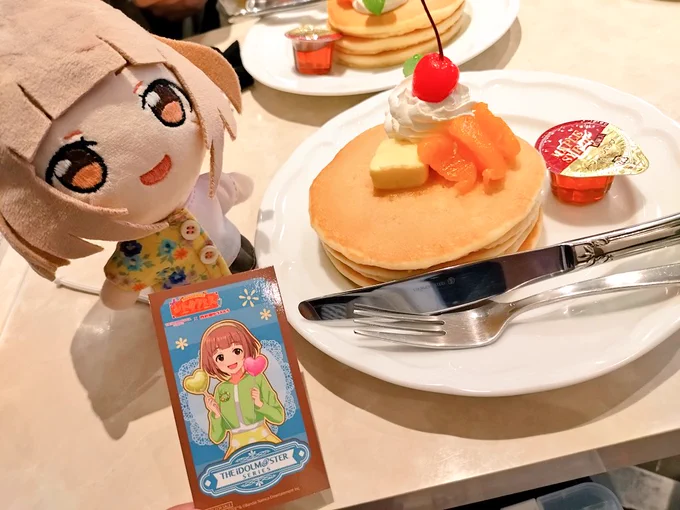 みんなもあげているのでわいも… 改めてレトロフェスコラボ最高でした 担当の初めての描き下ろし等身パネルを見たときは震えました…! あいにくの天気で人も少なそうだったけど 来てるPちゃんみんなニッコニコで幸せ空間だったなー! ありがとう西武園ゆうえんち #レトマス