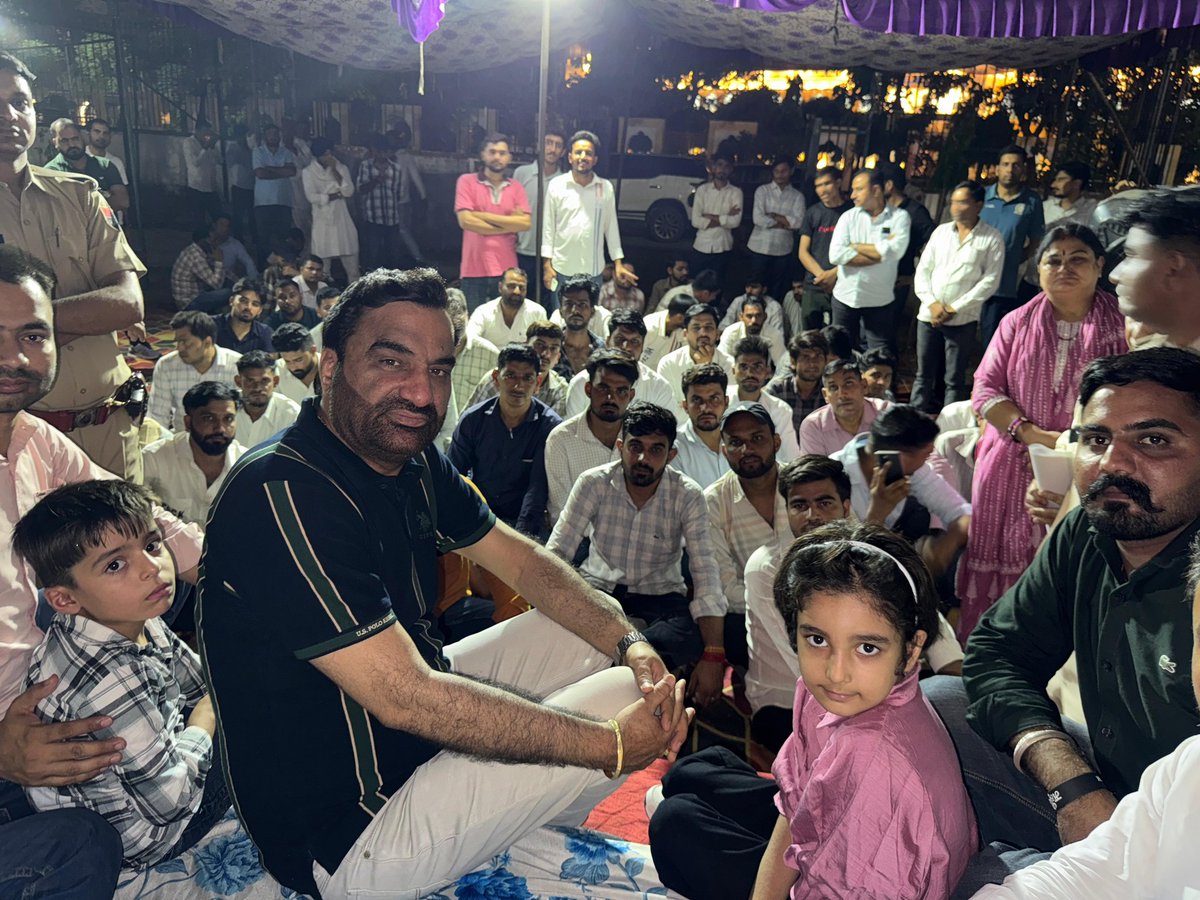 सरकार ने अभ्यर्थियों से किया विश्वासघात – सांसद हनुमान बेनीवाल..!
RAS 2024 और फर्स्ट ग्रेड परीक्षा की तिथि आगे बढ़ाने की मांग को लेकर अभ्यर्थियों से मुलाकात.!!