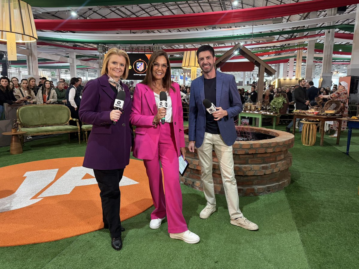 rbstv's tweet photo. VAI COMEÇAR 😍 Estamos na Expobento Fenavinho para mais um Jornal do Almoço especial #BemPraTi 🍷 Bora nos acompanhar? 💜 https://t.co/a0oKOS0Kyd