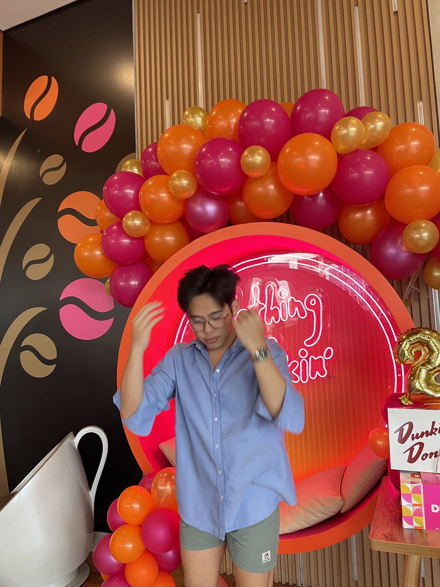 ghhaab's tweet photo. @dunkinph happy 22nd! https://t.co/Dzw4Ztf4TR