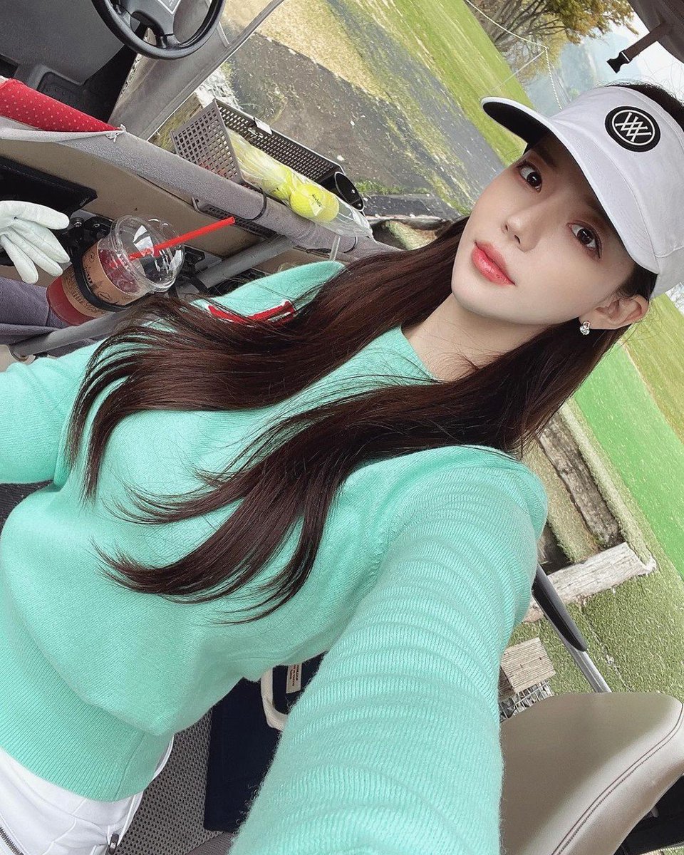 mdsheikhnet71's tweet photo. This girl name is yaxin.I have been finding the girl for a long time ago.If anyone can find the girl please knock me immediately https://t.co/gewrCD07nN