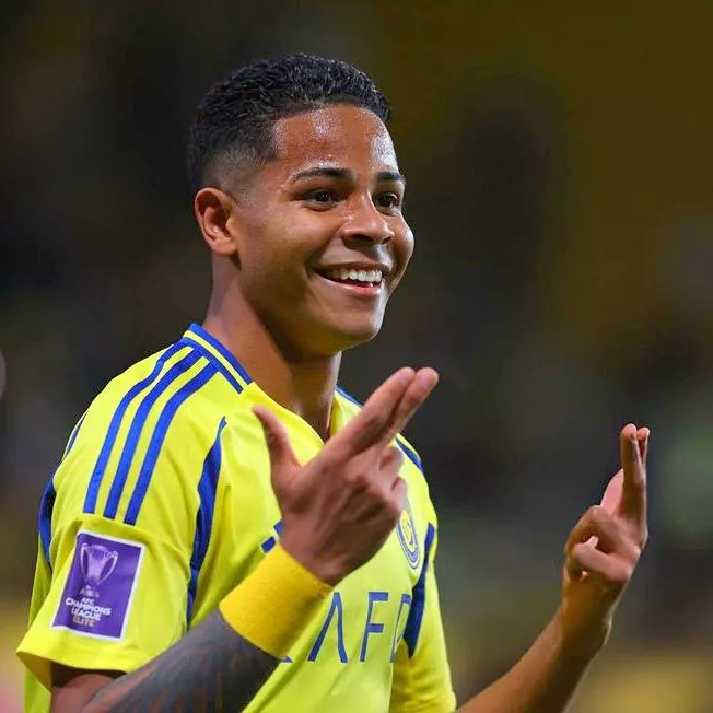 Beşiktaş, Wesley'i satın alma opsiyonuyla kiralamak için teklifte bulundu.Al-Nassr, Wesley ile yollarını ayırmaya açık.
İki kulüp arasındaki görüşmeler devam ediyor.

(Pablo Oliveira)