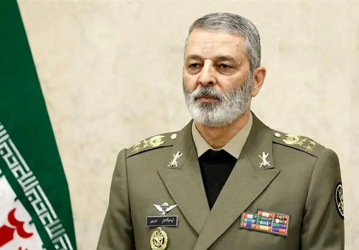 ArmanAziz_'s tweet image. بچه های ارتش برای اولین ارتشی فرمانده ستاد کل سنگ تموم گذاشتن
جلو پاش پنج تا اف 35 رو زدن زمین