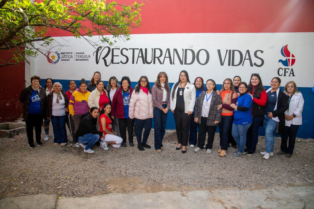 🕊️ Nuevo espacio “Restaurando Vidas” en el Buen Pastor

El Ministerio de Justicia y la iglesia CFA habilitaron un lugar de contención y transformación espiritual para mujeres privadas de libertad.

📌 Fe, perdón y esperanza como caminos hacia la reinserción social.