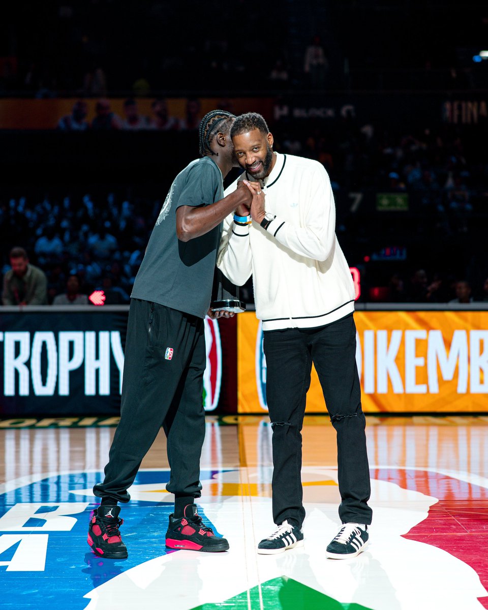 🛡️ Hand-delivered by NBA Legend Tracy McGrady, the 2025 BAL Dikembe Mutombo Defensive Player of the Year trophy goes to Aliou Diarra!

#BAL5