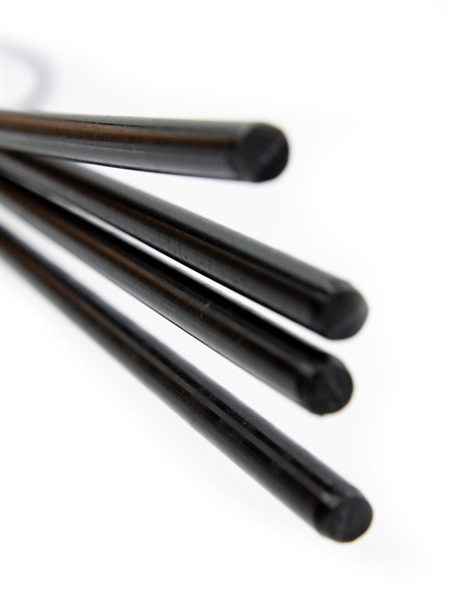 Spüre  die Macht und Dominanz mit unserer BDSM-Gerte. Harte Schläge, die jede Unterwerfung unterstreichen. Bist du bereit, die Schmerzgrenze zu erforschen? #BDSM #HarteSpiele #Dominanz #GayBDSM 🖤🔥 steeltoyz.de/bdsm-bondage/s…