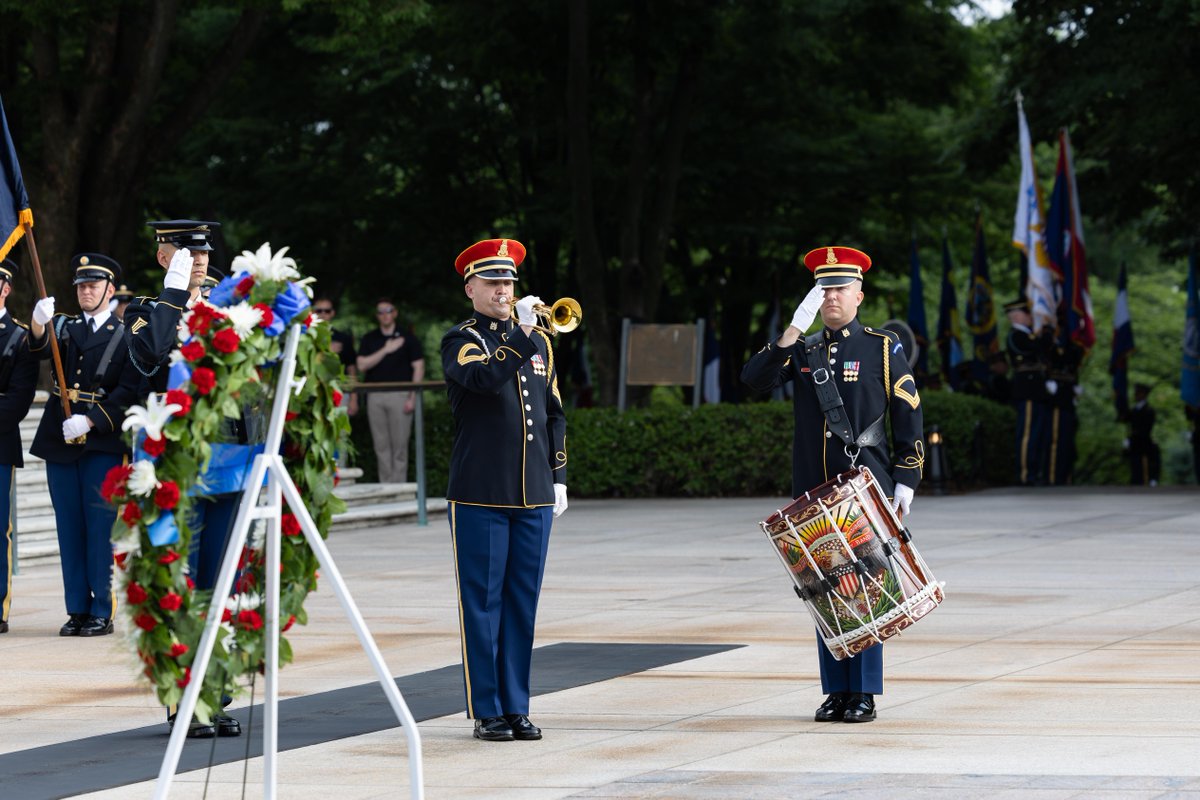This morning, the Honorable Daniel P. Driscoll, 26th @SecArmy, laid a ...