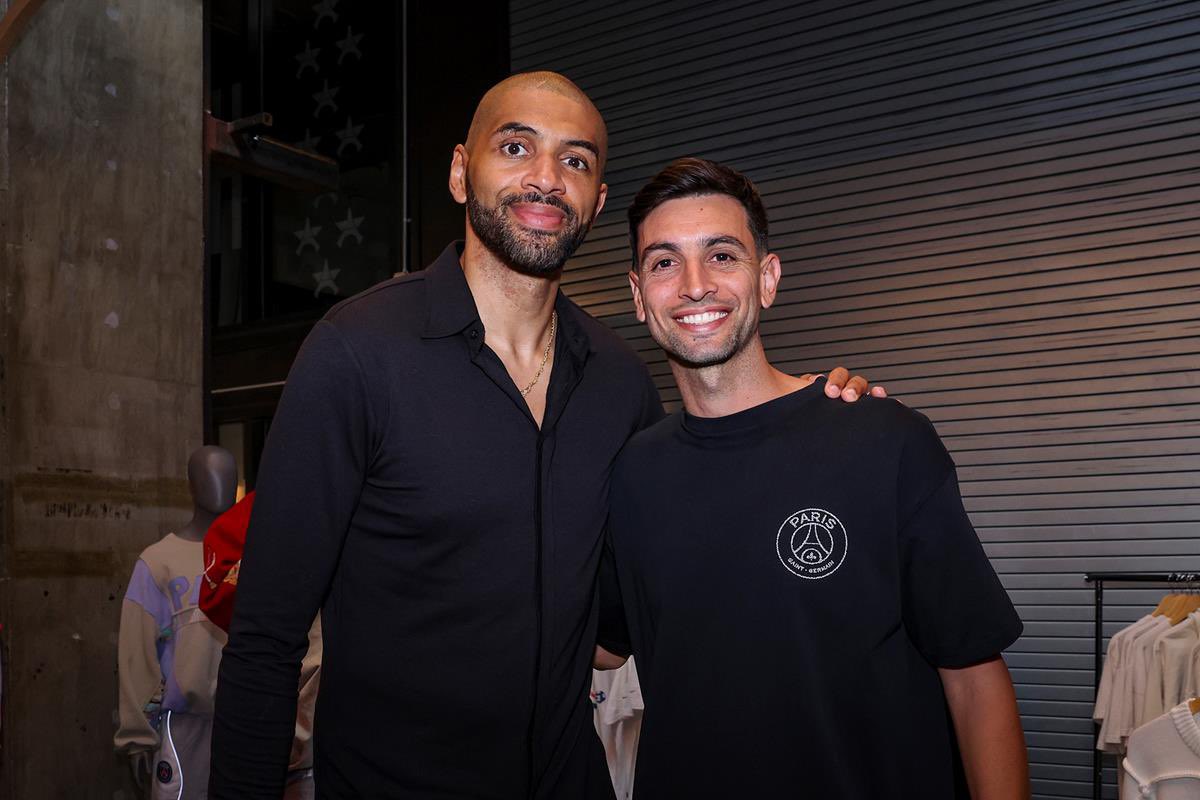 Nicolas Batum (@nicolas88batum) on Twitter photo 📍PSG House 
<a href="/Javi_Pastore/">Javier Pastore</a> <a href="/PSG_inside/">Paris Saint-Germain</a> 📍PSG House 
<a href="/Javi_Pastore/">Javier Pastore</a> <a href="/PSG_inside/">Paris Saint-Germain</a>