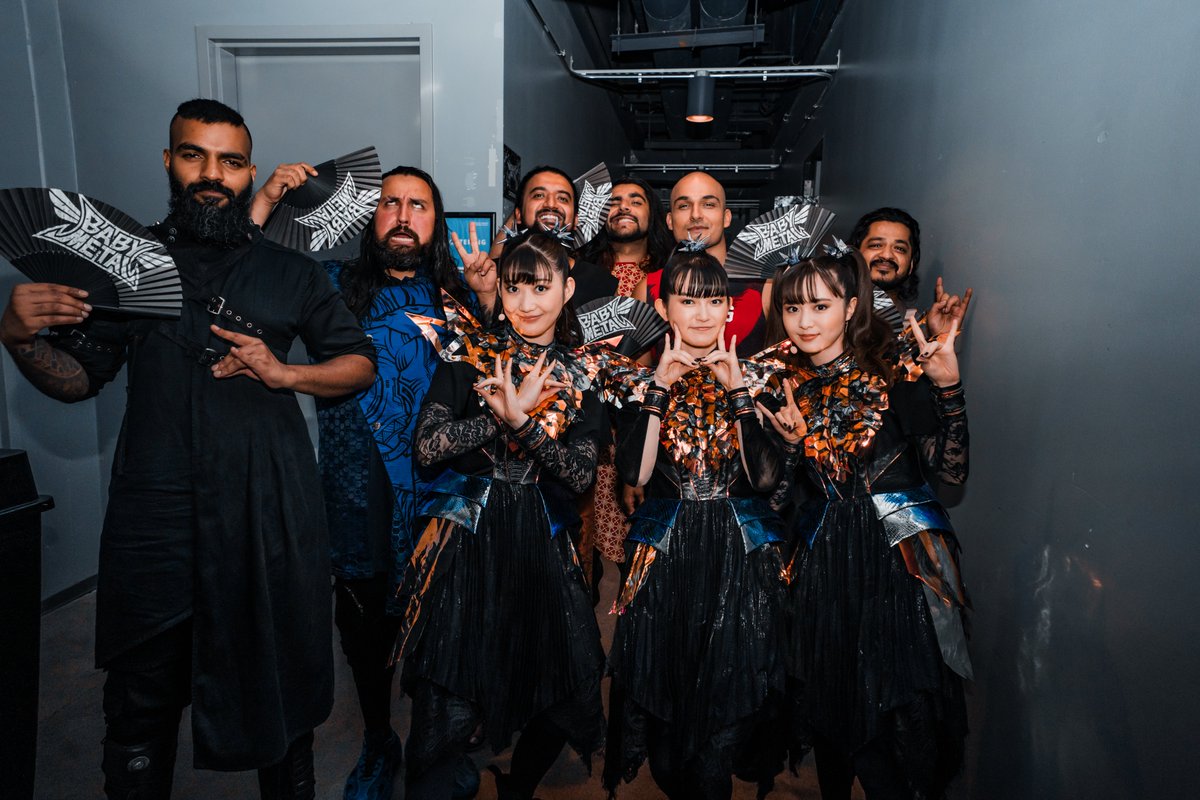 BABYMETAL_JAPAN's tweet photo. Thank you @Bloodywood2 
#BABYMETAL #BABYMETALWORLDTOUR20252026NORTHAMERICA #HOUSTON
📸 @Theguyfromthpic https://t.co/SkX6uA5Plo