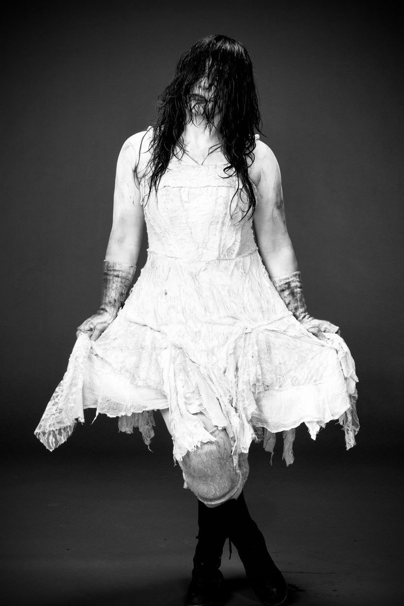 nikkistorm08's tweet photo. Hello. My family. ⭕️

🖤

Photographer @ hmmhmarie https://t.co/PsOuQN5xYo
