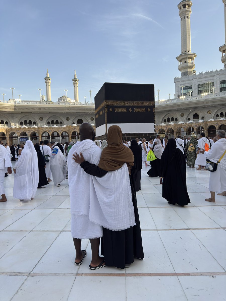 detoun__adetoun's tweet photo. Alhamdulilah My Lord Answered my dua. 

(Completed My First Umrah and Hajj with My husband and Sister) https://t.co/kiPxtNKYU5