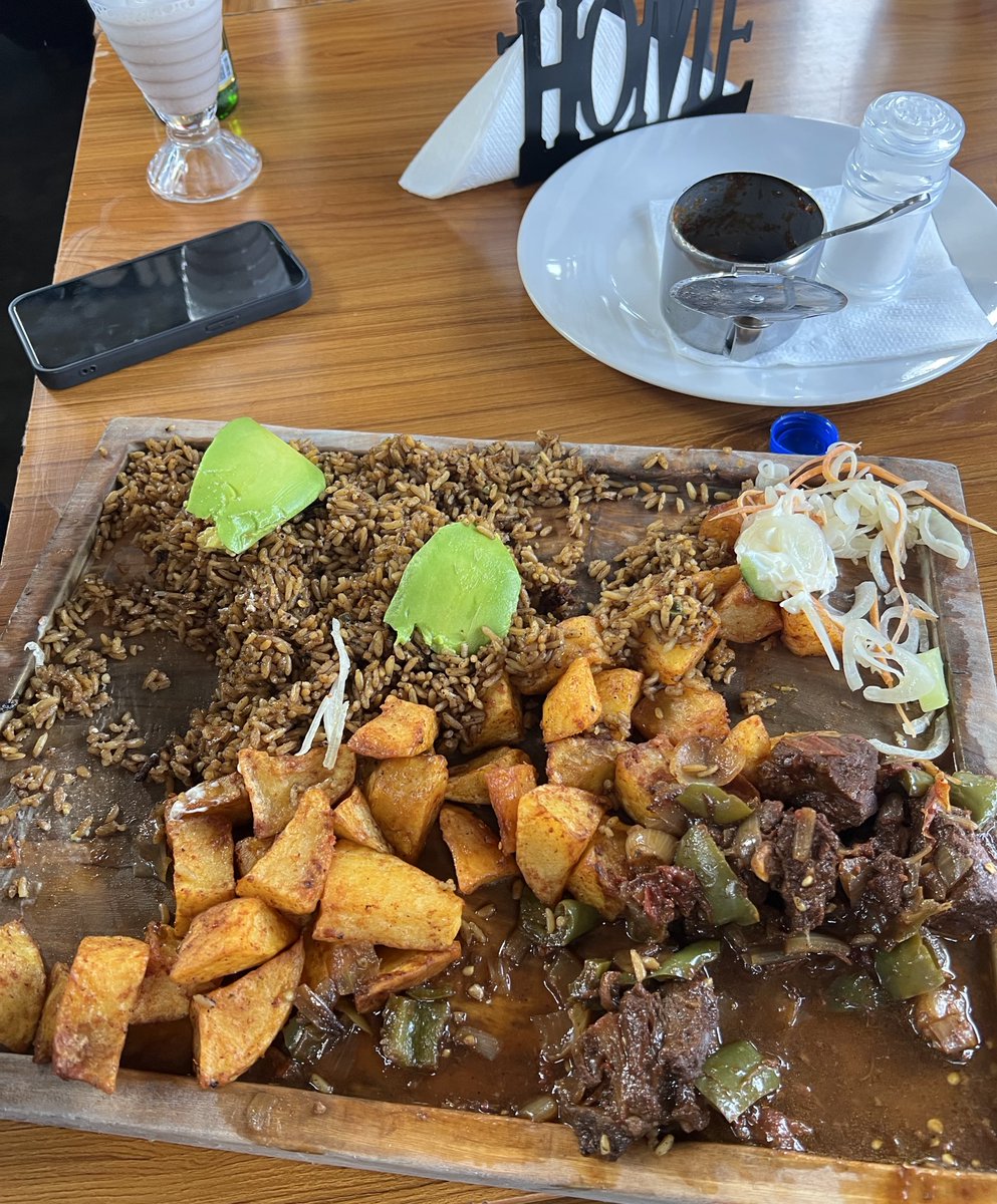 machadpro's tweet photo. Oh rorororororo @claptonkibonge UCIYE IMPAKA!👌👌👌👌 Dore icyo kurya kabisa ureke ba baswa ngo ni Best Pilau basondeka abantu ndaQ!

Biraryoshye, bisa neza kwanza ikindi umukobwa witwa Devota aguha ikitwa Service kabisa ya nyayo! Wouuuuuu CK kabisa!😍😍 Gihamya ni #KJohn 

Jah bless bro!