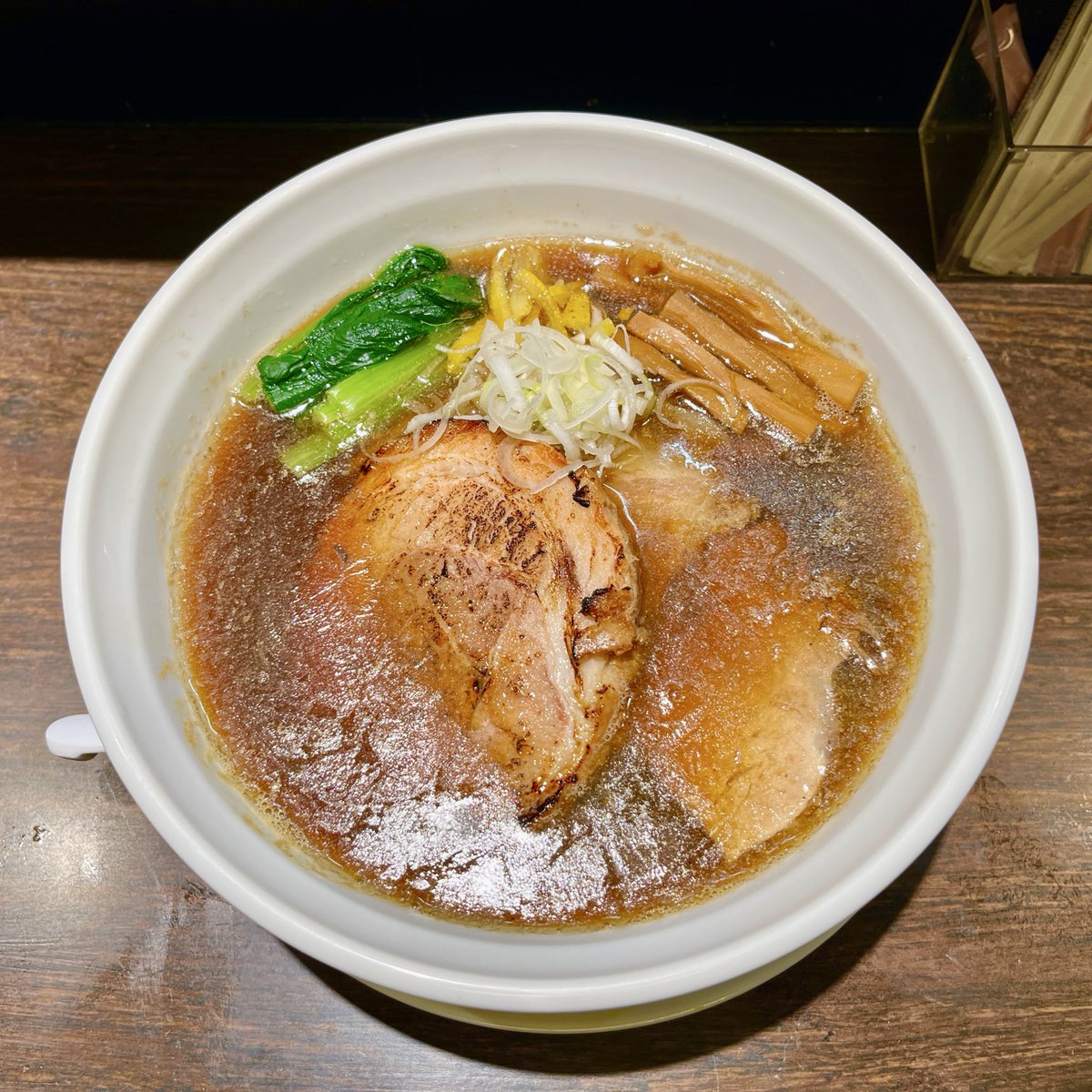 ら〜麺 瑞藤
北松戸 駅

秋刀魚が響かずとの噂を聞き訪店。塩。バチ響いてる。ならばと醤油。アルプス一万尺響いてる。加えて醤油タレにキレと力強さが増して驚く。
麺も具材も全て魂に響き刺さる。
やはり自分の舌で確かめないとね。何なら他の旨い秋刀魚出汁ラーメン情報求ム。
ごちろんちゃんです！
