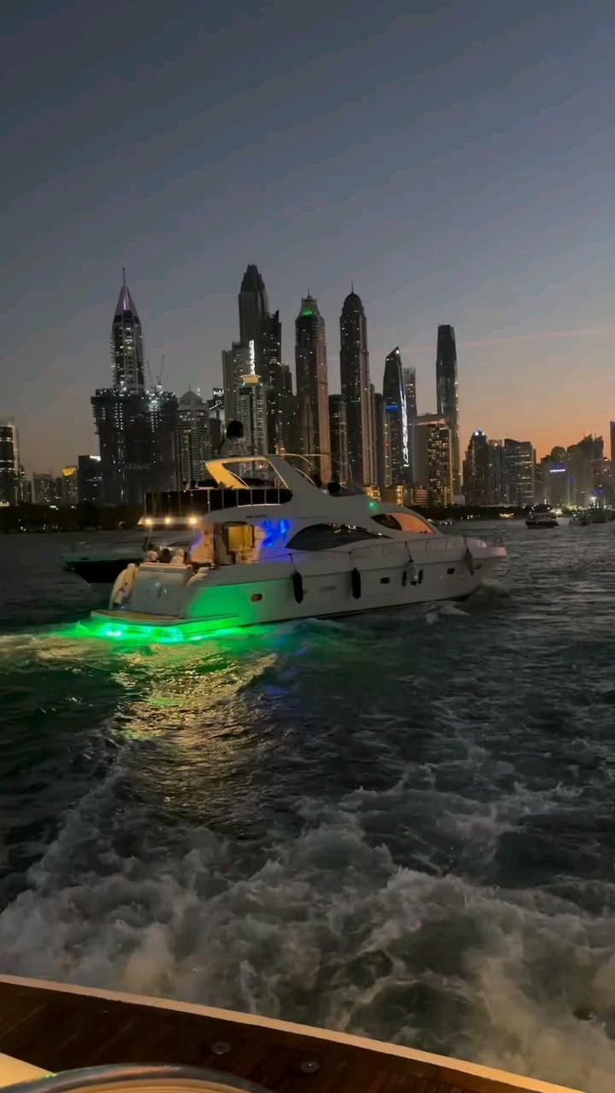 Happy Weekend kids. Dont forget to get out and live a little sometimes. Cheers. 

Feeling good, might delete the picture later.