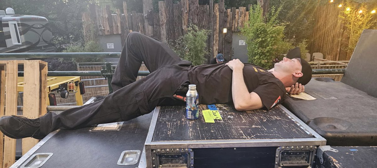 HawkSickToxic's tweet image. Gig life

#AVTechnician #AVTech #StageTech #Stagehand #LIVEevents #Bands #Audio #Video #Lighting #Entertainment @spookynae7 #Alice #AliceInWonderland #Hare #Rabbit #Time #OnTime #WhatKindOfDate? 😉 #Freelance #Mercenary #Merc #HawkSickToxic #HawkSick #TheShogunOfSorrow #Twitch