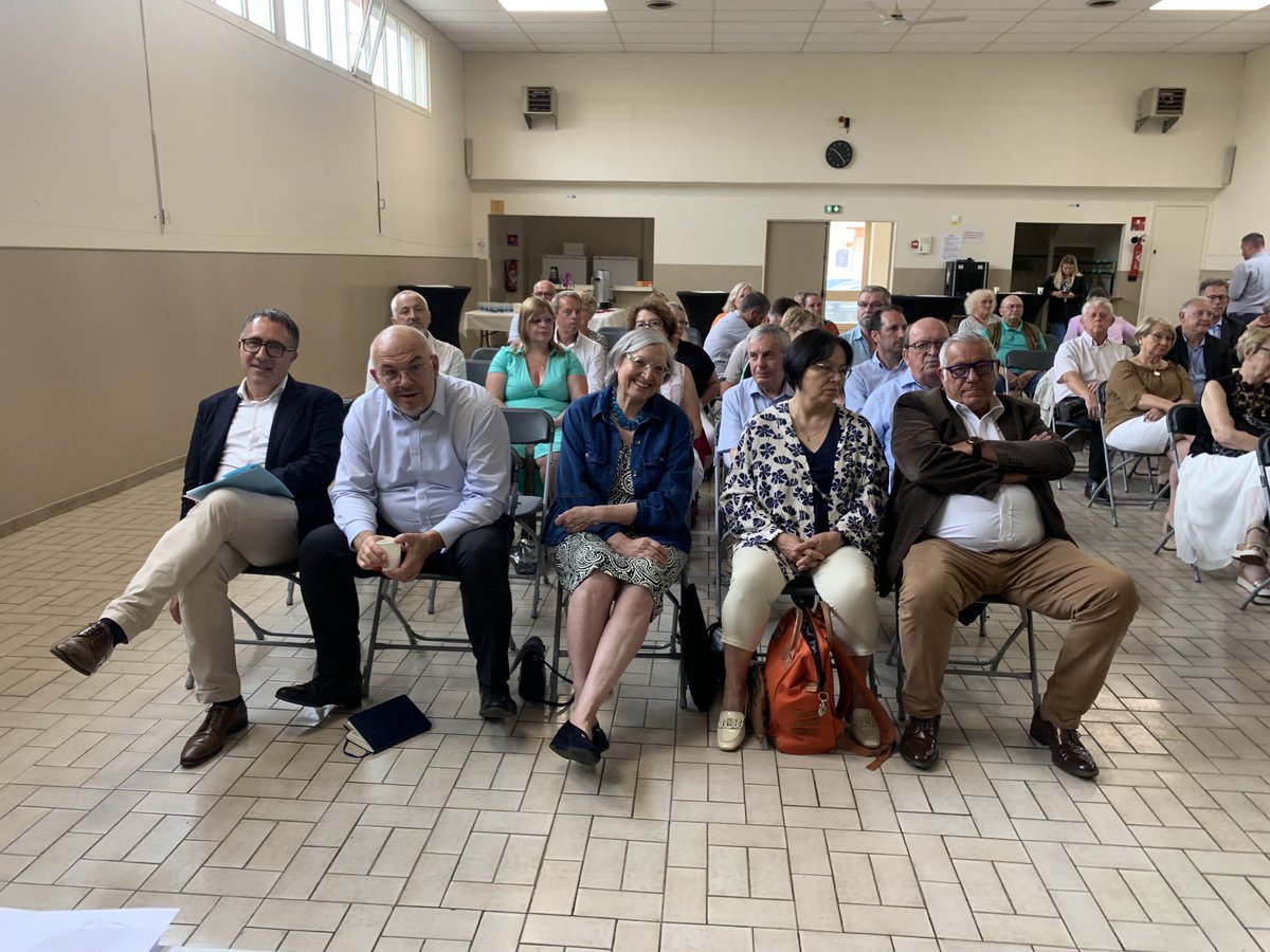 Très belle réunion cantonale des maires et des adjoints à Loivre.
Merci aux élus de Loivre et Bermericourt pour leur accueil, à nos intervenants, au Président de la CUGR et à nos parlementaires de s’être associés à nos travaux
<a href="/ASRomagny/">Anne-Sophie ROMAGNY</a> 
<a href="/ArnaudRobinet/">Arnaud Robinet</a> 
<a href="/xavieralbertini/">Xavier Albertini</a>