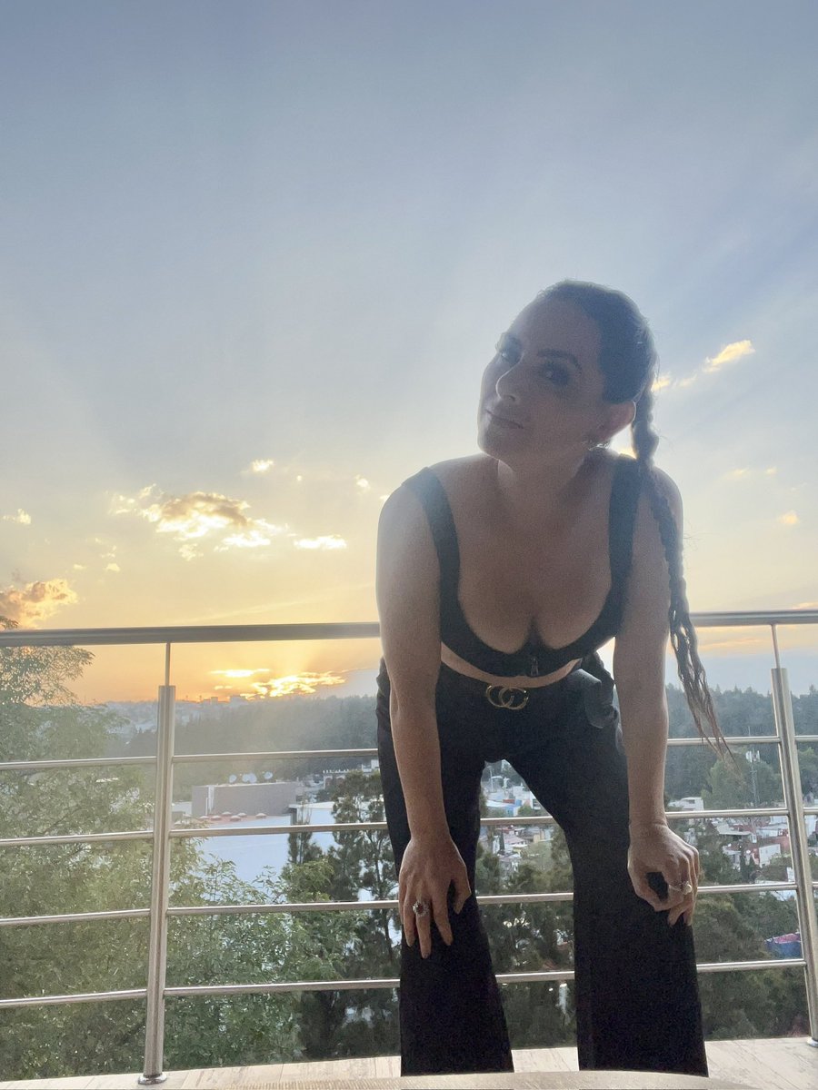 ClaudiaLizaldi's tweet image. Te cuento un secreto? ❤️