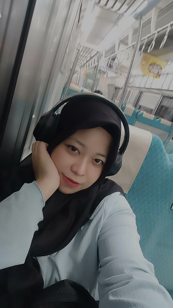 Kerja di jepang dengan visa yang sekarang mungkin masih bisa sampai 4 tahun lagi
Kalau ga bisa ditambah lagi, bingung mau kemanaaaaa 

Betah di jepang walau semuanya mahalllllllllllllllllllllllllll