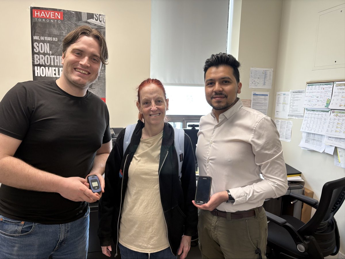 Huge thanks to Marc Dunn (<a href="/TorontoMet/">Toronto Metropolitan University</a> @SafetyTMU) for donating 5 phones + spreading the word about #HavenCalling! 🙌
Shoutout to Anne Griffin, our 1st donor, for 2 refurbished phones.
📅 Donate during our Summer Clothing Drive – June 18!
#TMU #StayConnected