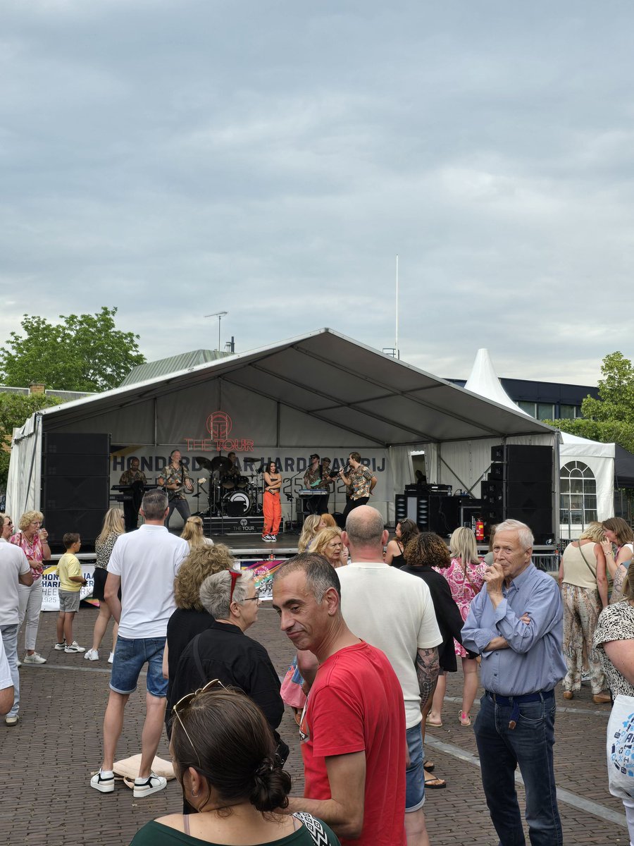 Mooie expositie en goede muziek
<a href="/HDVHeemskerk/">HarddraverijHkerk</a> 
#100jaar