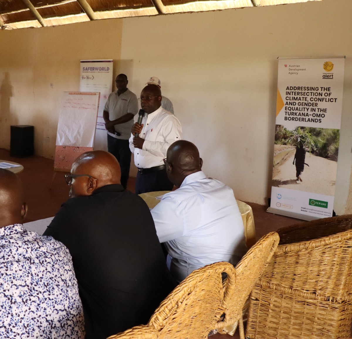 IntAlertHoA's tweet image. We supported a 2-day cross-border policy dialogue in Kakuma-Turkana County, targeting key government officials &amp;amp; security teams from Kenya &amp;amp; Ethiopia to find a way forward on lasting solutions to the persistent conflicts affecting communities in the Turkana-South Omo borderlands.