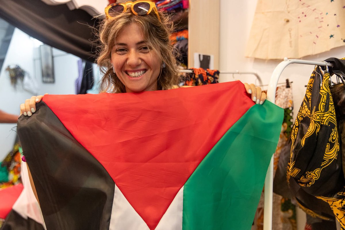SteliosFot75's tweet image. #Greece is a heavily touristic country and a holiday destination for #Israeli soldiers.
The Exarchia community in #Athens organised and used an old local mill fabric to make #Palestine flags to show the community's support for the Palestinians.
📸 Marios Lolos
#Gaza #Israel
