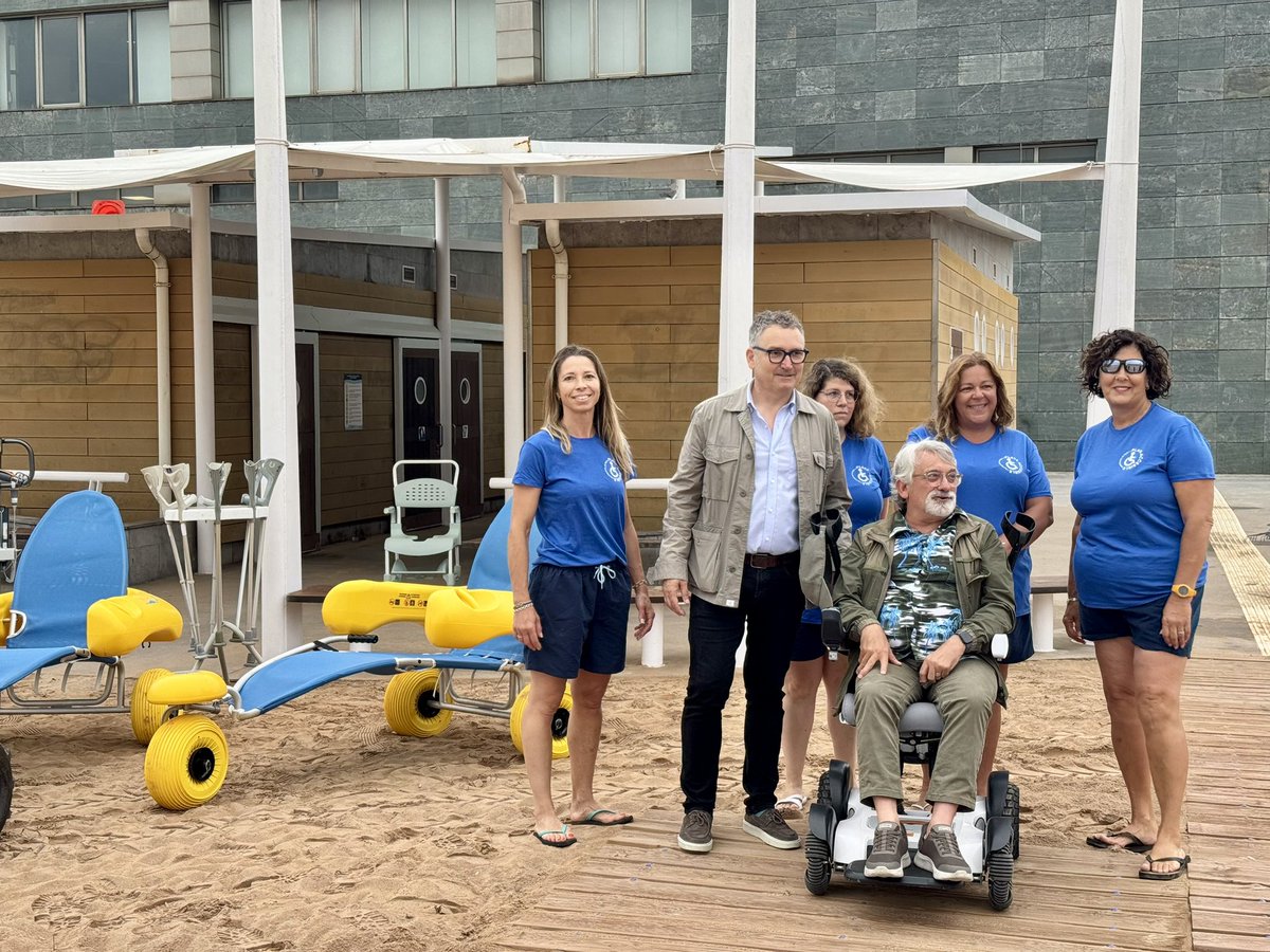 FOROGijon's tweet photo. ♿ Reformamos las instalaciones del baño accesible en Poniente

💬 @gilvilloria: “Hemos renovado las puertas, mejorado vestuarios y aseos, realizado trabajos de albañilería y pintura. Una puesta al día necesaria para un servicio que es referente en el norte de España.” https://t.co/4uUaI2UU3j