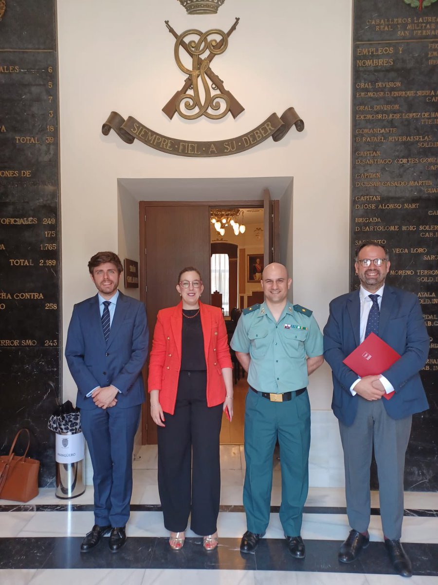 La Guardia Civil, siempre de actualidad.
Un privilegio participar en el Máster de Dirección de Personas y Gestión del Talento en Seguridad del @CentroUGC, compartiendo algunas claves del sistema educativo de la Comunidad de Madrid. #Educación #Talento #GuardiaCivil