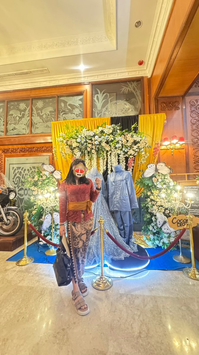 kondangan sendirian akukan