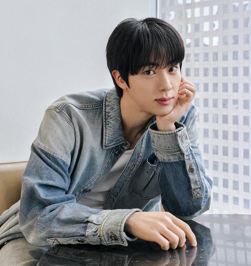 自分の顔Tシャツやworldwide handsomeという代名詞がプリントされたT