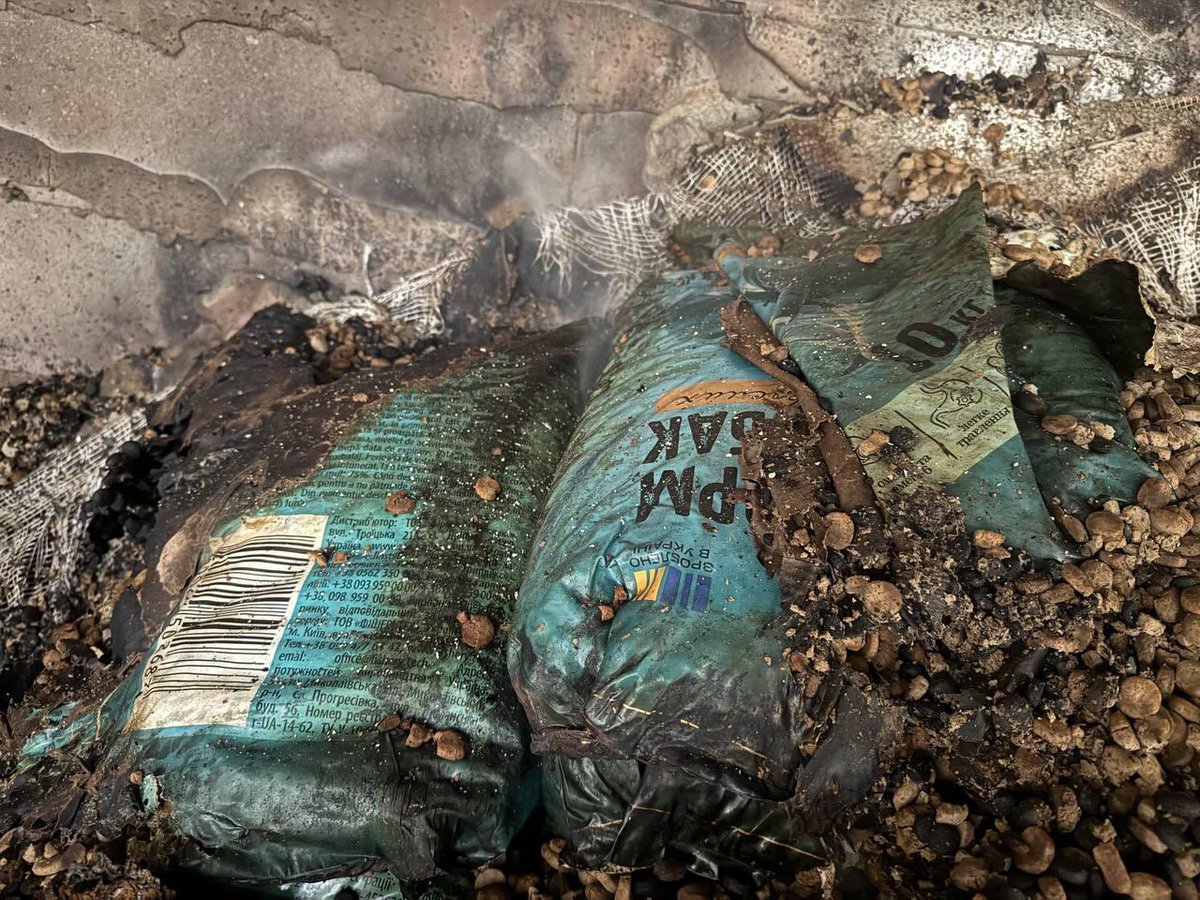 natemook's tweet photo. Last night, Russian drones blew up my friend (and early WCK partner) Alex Beluga’s humanitarian warehouse in Zaporizhzhia. Thankfully nobody was hurt 🙏 but we lost 1000s of pounds of Hachiko pet food & supplies—incinerated by the blasts. Despite this, we won’t stop our work!😾 https://t.co/uVjyCDP5y2