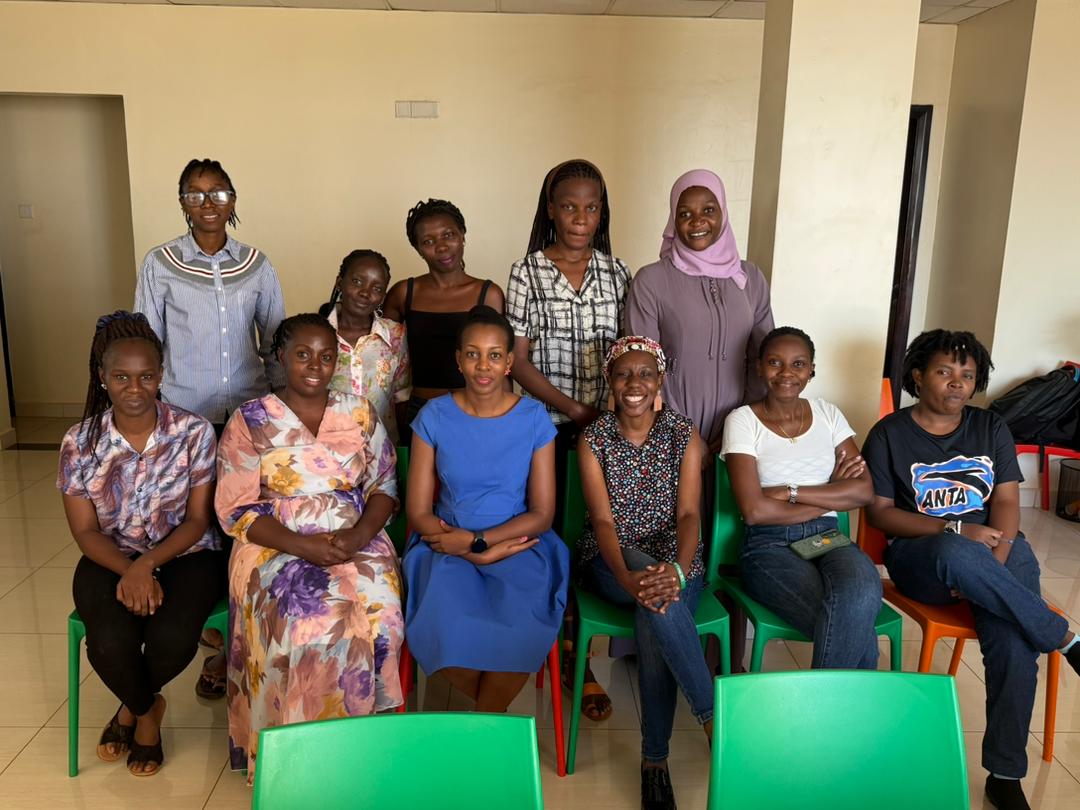 pyladieskla's tweet image. The data was visualised and then we were visualised. An absolutely wonderful time was had today.
Thank you to every one of you that showed up today.
Our speaker @1lamerckkavuma thank you for your wonderful insights.