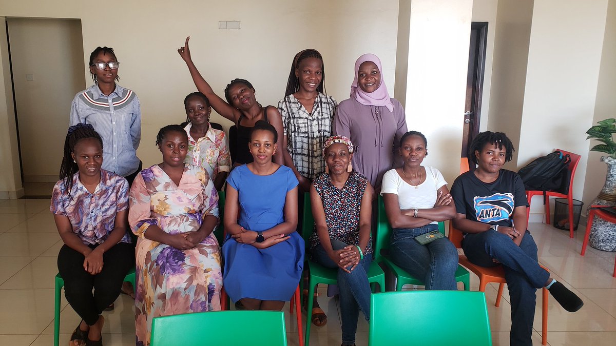 pyladieskla's tweet image. The data was visualised and then we were visualised. An absolutely wonderful time was had today.
Thank you to every one of you that showed up today.
Our speaker @1lamerckkavuma thank you for your wonderful insights.