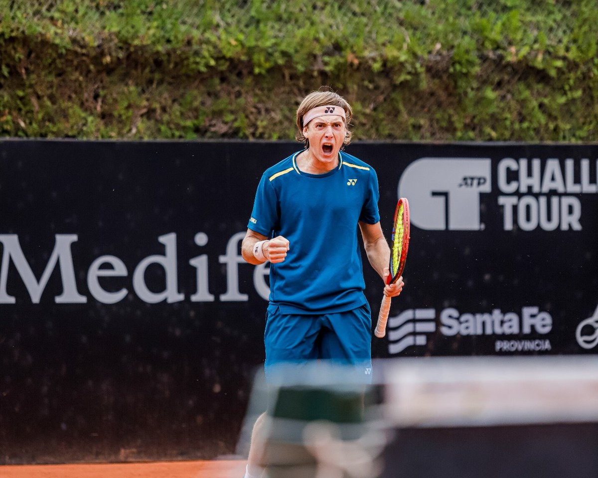 Se hizo desear, pero llegó la primera final Challenger para Lautaro Midón.

El correntino no cedió sets en todo el torneo y accedió al partido por el título en Santa Fe.

Debutará en el top 300 (#282) con los puestos de qualy de Grand Slam en el horizonte.

📸 AAT