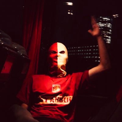 Eski sayfamız @offensivebh34 hesabına telefon numarası değişikliği yüzünden giriş yapılamamaktadır. Sorunu çözene kadar bu sayfada aktifiz. Bizi seven sempatizanlarımıza duyurulur :)