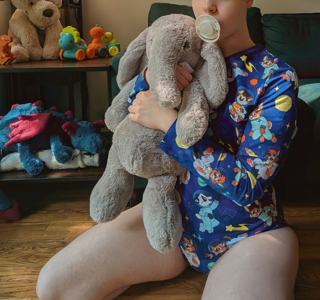 Just a boy and his stuffed animals 🤍🐘

🚀 Rocket Rascals Onesie releasing at <a href="/OnesieDownunder/">Onesies Downunder</a> on June 17th! 🚀

Pacifier: <a href="/BabyYourDoll/">BabyYourDoll</a>