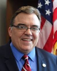 Sassafrass_84's tweet image. I just heard about the Minnesota lawmakers being shot. Not to be captain obvious, but really?! They sided with Republicans on removing healthcare for illegals, and then this happens?!? 

Politics is dangerous.  

Praying that State Rep. Melissa Hortman and State Sen. John Hoffman…