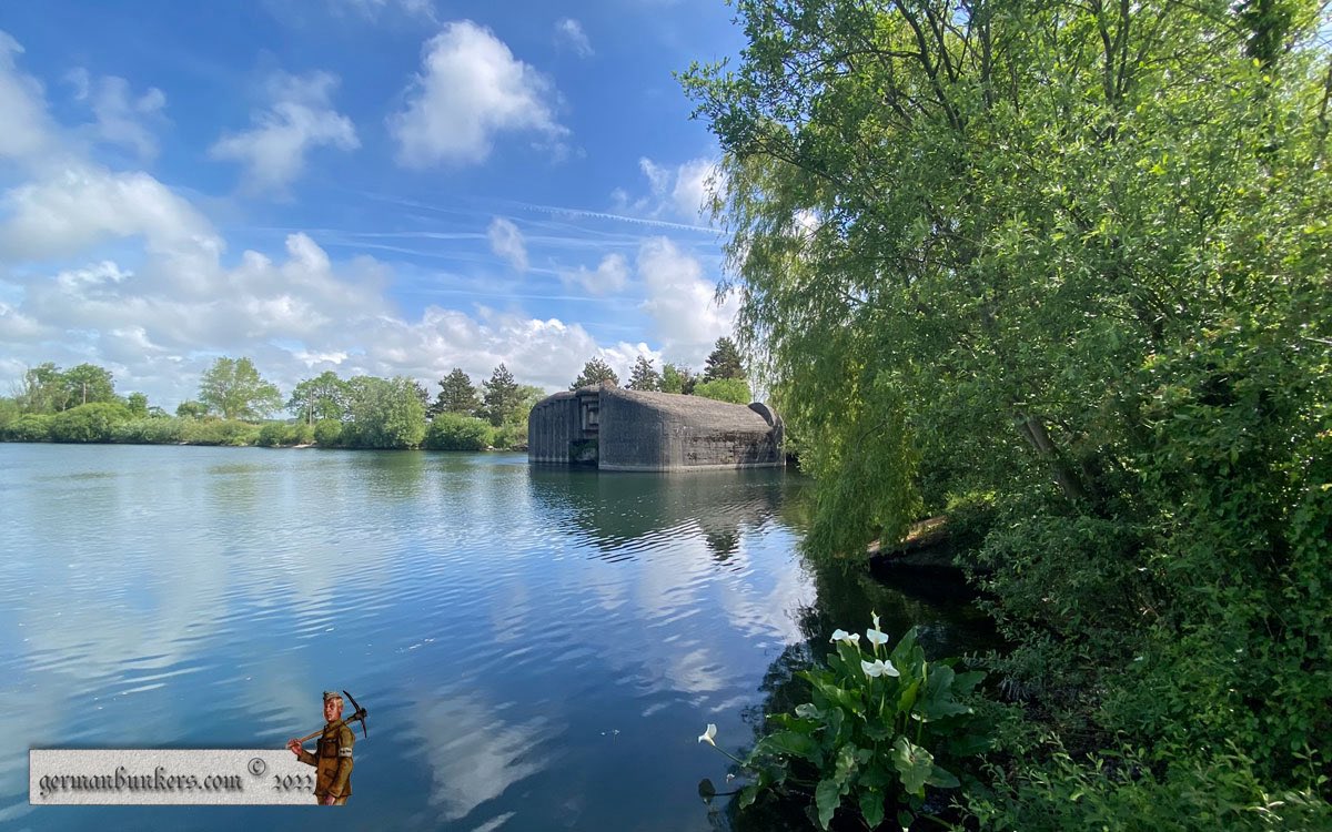 germanbunkers's tweet image. This remarkable sight along the Atlantikwall is StP St Firmin Bihen H.K.B. of the AOK 15 HKAR 7 Batterie which held 17 cm guns. The batterie covered the Baie de Somme, this 688 type casemate bunker now sits in a flooded sandpit. Last shot a Guard house bunker #WW2