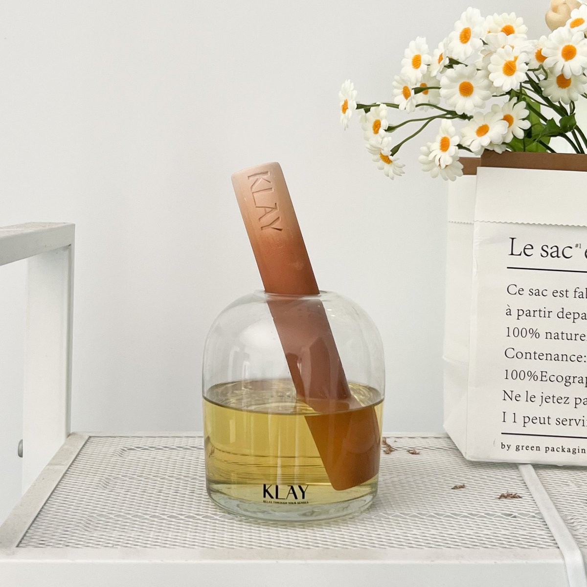 ห้องหอมเหมือนเดินเข้าคาเฟ่เลย แค่วางตัว cigar แท่งเซรามิกกระจายกลิ่นตามมุมห้อง เดินเข้าห้องหอมจนใครเข้ามาในห้องก็บอกว่าหอม กลิ่นเย็นๆ สดชื่น ฟุ้งไปทั่วห้อง กลิ่นโคตรทน ใช้ได้นาน กลิ่นหอมผ่อนคลายมากกก 🥺🛋️

ลาซาด้า : s.lazada.co.th/s.xzxPQ?cc
ช้อปปี้ : s.shopee.co.th/9KW6UA5bse