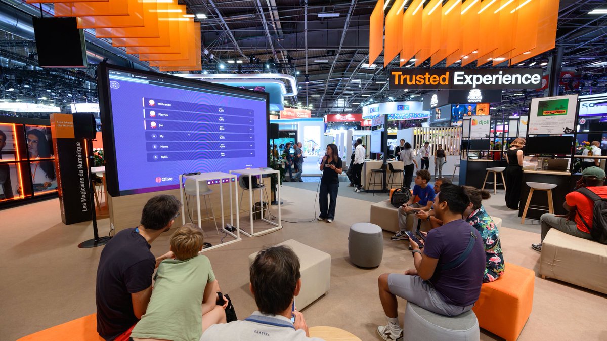 orange's tweet image. 💡 Et vous, êtes-vous incollable sur le numérique responsable ?
À #VivaTech, Orange et les membres du consortium #PrenezLaConfiance vous mettent au défi !
🔍 Sur notre stand, testez vos connaissances : cybersécurité, données, éthique numérique…