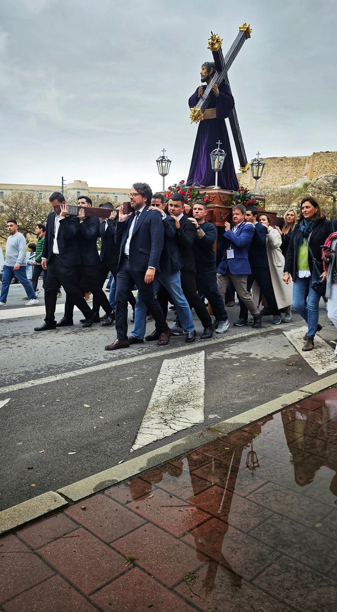 💜 "Jesús le dijo: Yo soy el camino, y la verdad, y la vida; nadie viene al Padre, sino por mí. Si me conocieseis, también a mi Padre conoceríais; y desde ahora le conocéis, y le habéis visto" (San Juan, 14-6).