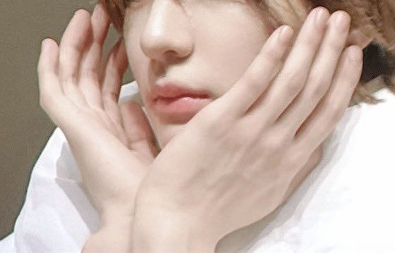 ㅇㄴ 제가 분명히 손가락 콤 있다고 했잖아요......
아 너무 이뻐 무슨 애니메이션으로 그려놓은 거 같음