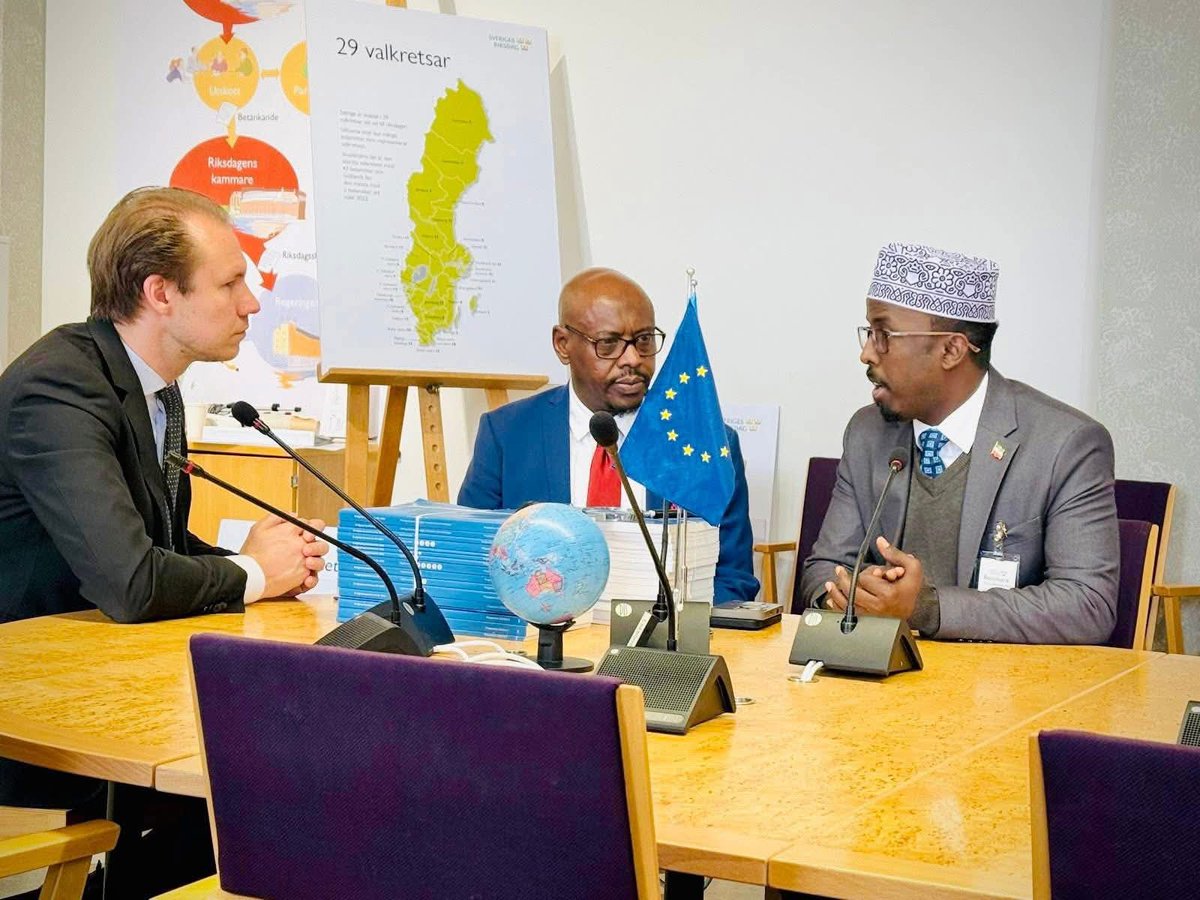 Somaliland Ministers Ahmed Yasin (Youth &amp; Sports) and Younis Ahmed (Justice) met with Swedish Parliament Speaker Julia Kronlid 🇸🇪. They discussed youth empowerment, sports,and justice and invited Swedish MPs to visit Somaliland to support its case with the EU 🇪🇺.
#Somaliland #EU