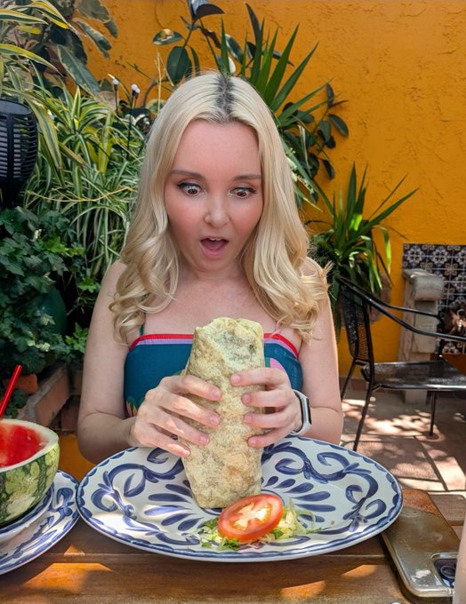 Watch Aaliyah Love🎀's leaked NSFW photo on TwXstars