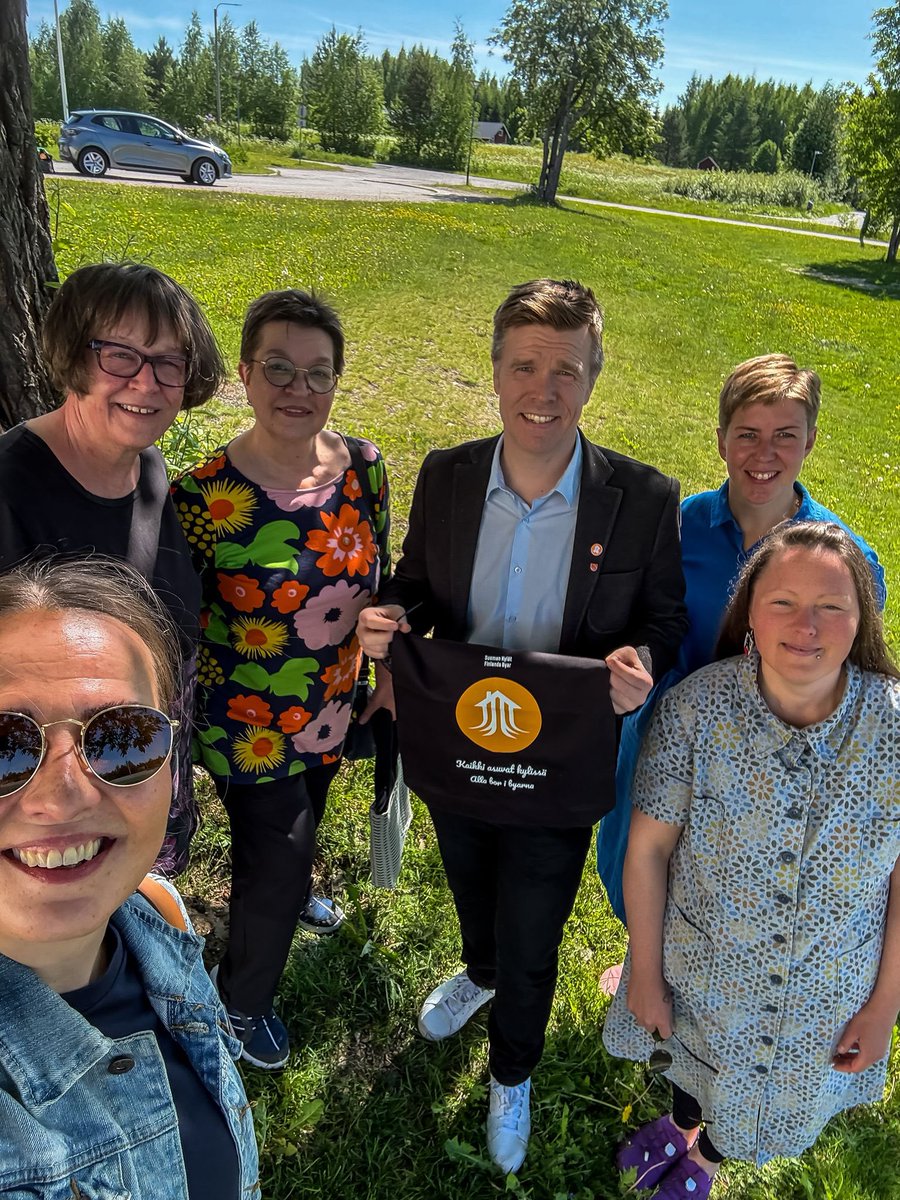 Suvi Louhelainen (@hummanihei) on Twitter photo Kylien juhlapäivä - Avoimet Kylät oli mitä
parhain päivä puhua kylistä, maaseudusta ja tulevaisuudesta. Suuri kiitos <a href="/pkliitto/">Pohjois-Karjala</a> <a href="/MarkusHirvonen/">Markus Hirvonen</a> #maaseutu #uudistuminen #tulevaisuus #kylät <a href="/suomenkylat/">Suomen Kylät ry</a> Kylien juhlapäivä - Avoimet Kylät oli mitä
parhain päivä puhua kylistä, maaseudusta ja tulevaisuudesta. Suuri kiitos <a href="/pkliitto/">Pohjois-Karjala</a> <a href="/MarkusHirvonen/">Markus Hirvonen</a> #maaseutu #uudistuminen #tulevaisuus #kylät <a href="/suomenkylat/">Suomen Kylät ry</a>