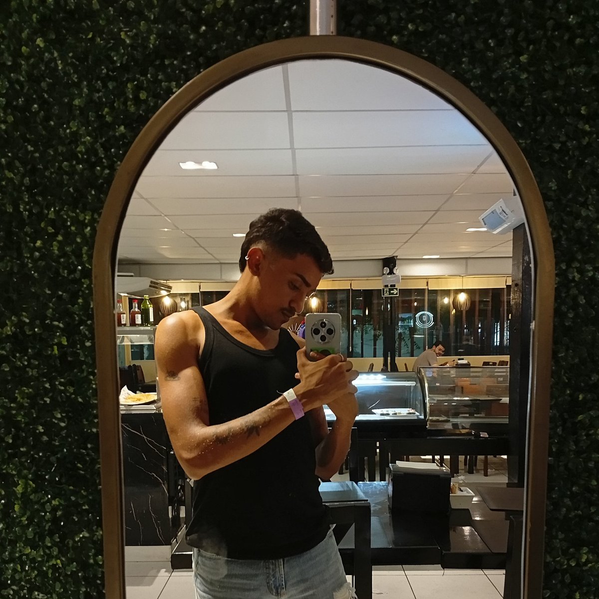 saulitxx's tweet photo. minha sina é ser meu 🥹 https://t.co/nGcNzCCFv9